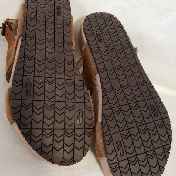 Sandals - Picture 4 of 7